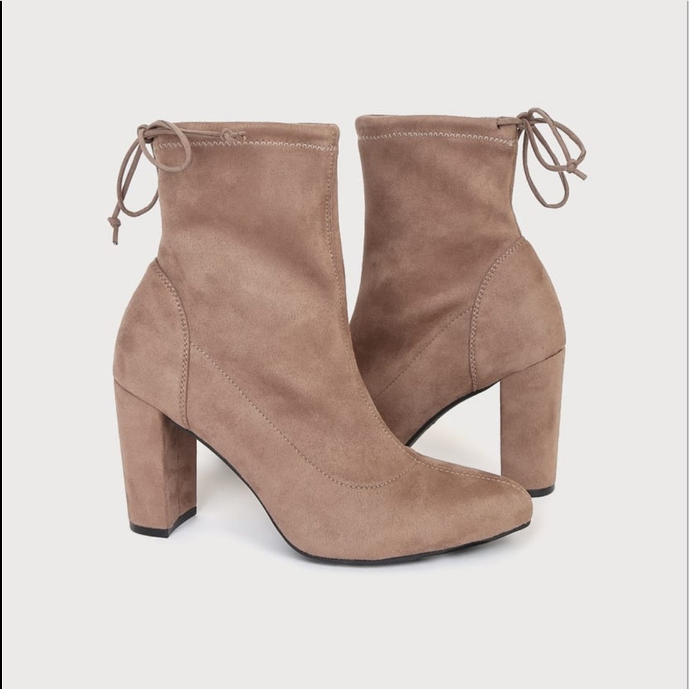 NWOT brown/ taupe suede ankle boots